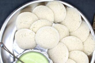 फूली-फूली साउथ इंडियन इडली